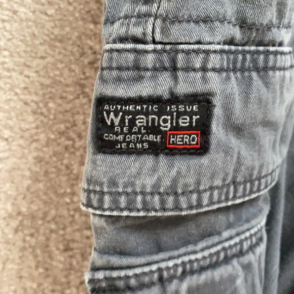 Wrangler Cargo Shorts - Picture 5 of 6